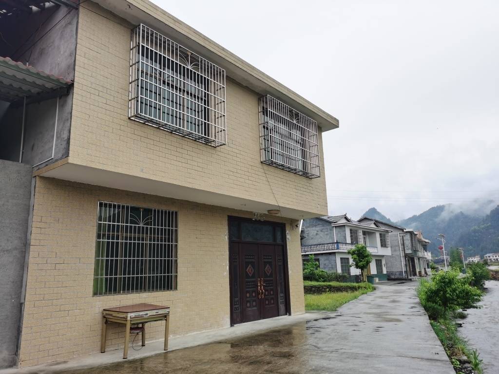 三名盗采者殒命雪峰山：千余废弃金矿洞的监管难题