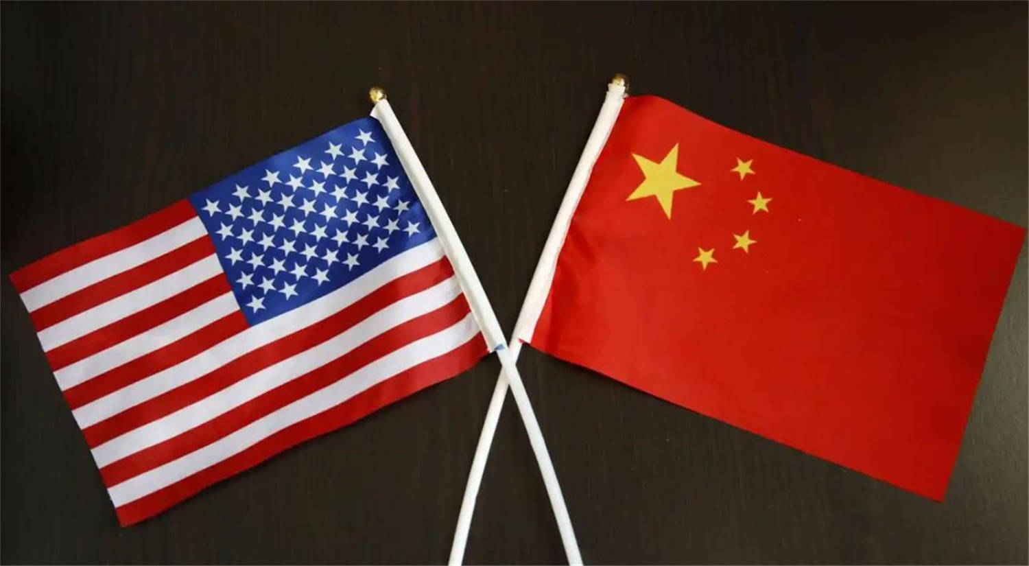 40万大军加速围华，美国四大部长对华下战书，美防长声称能赢中国