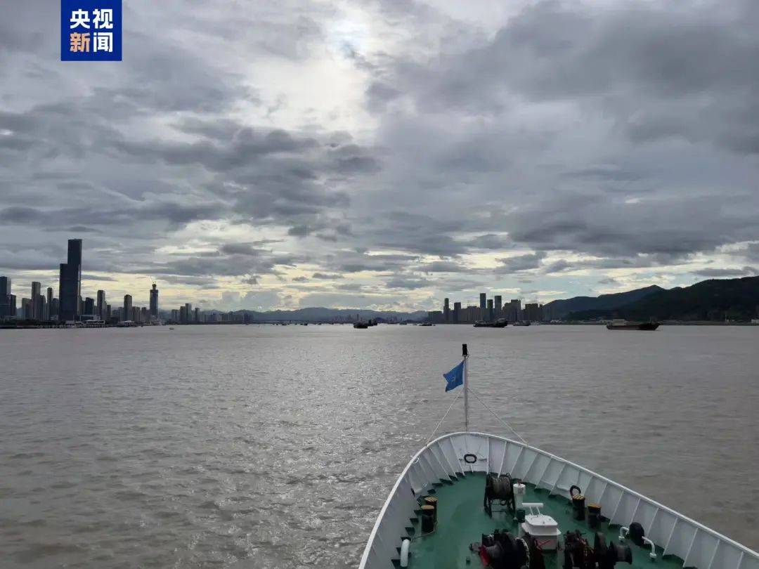 上百条航线停航！高铁停运！大暴雨、11级大风要来了