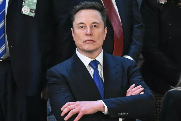 外媒：为确保马斯克继续掌舵，特斯拉批准授予其9600万股股票，价值约290亿美元